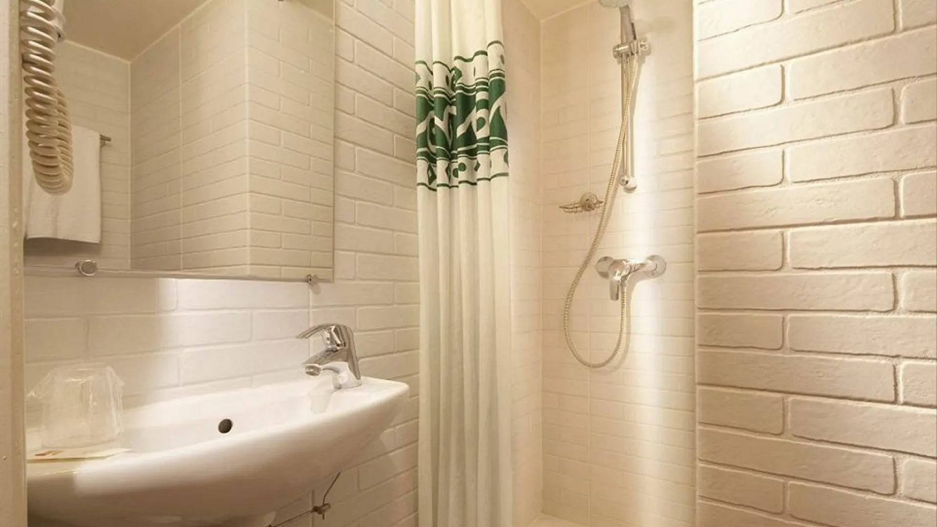 Hotel Saint Roch Paris 2*,  France