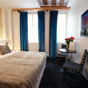 Le Clos De Notre Dame Париж