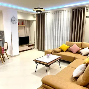 Queen Isabella Premium Отель Влёра
