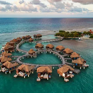 Sandals Royal Caribbean & Private Island - Couples Only Курортный комплекс Бухта Монтего