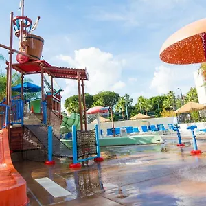 Howard Johnson By Wyndham & Water Playground Hotel Anaheim